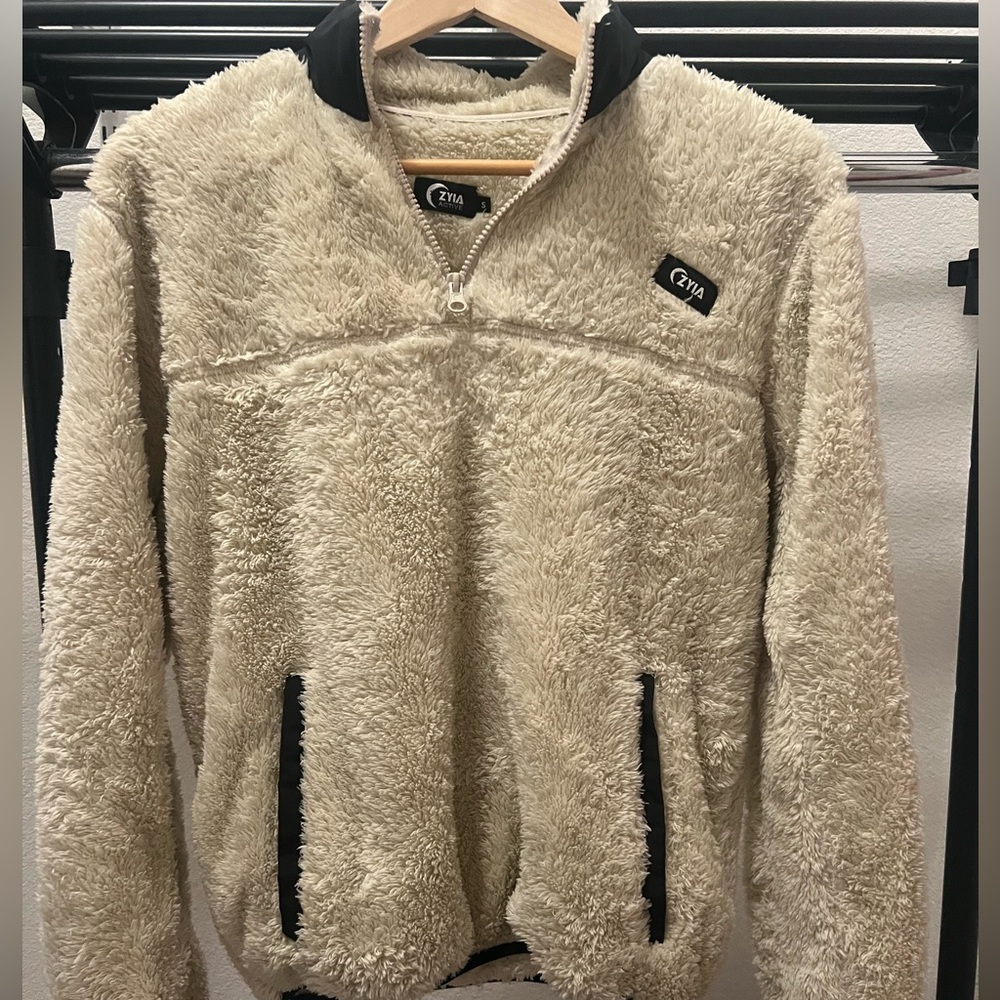 crème zyia jacket
size small
